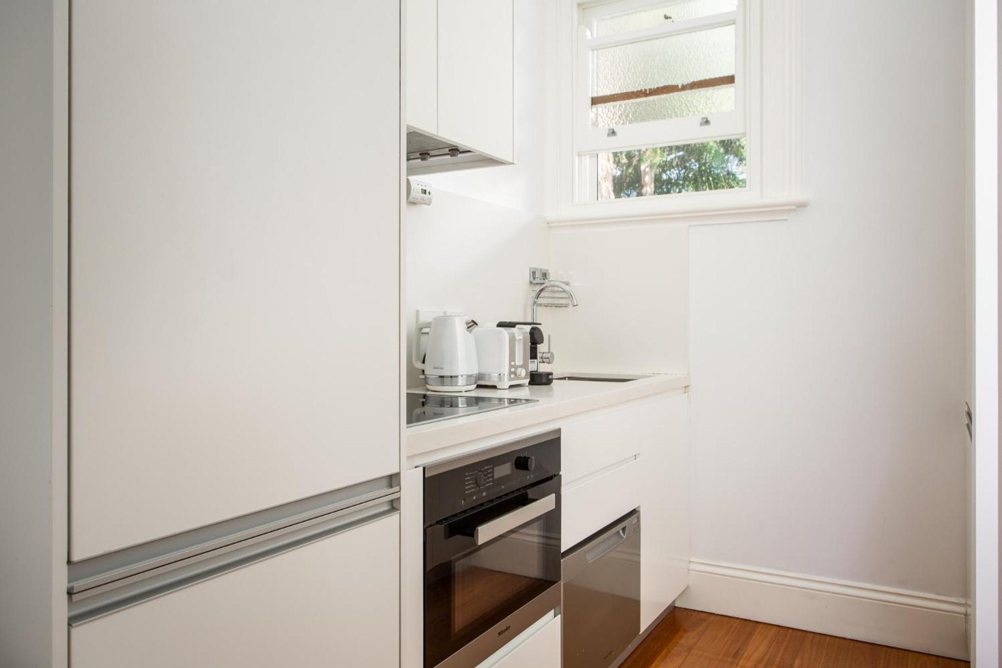 Apartment Boutique With Balcony In Perfect Location