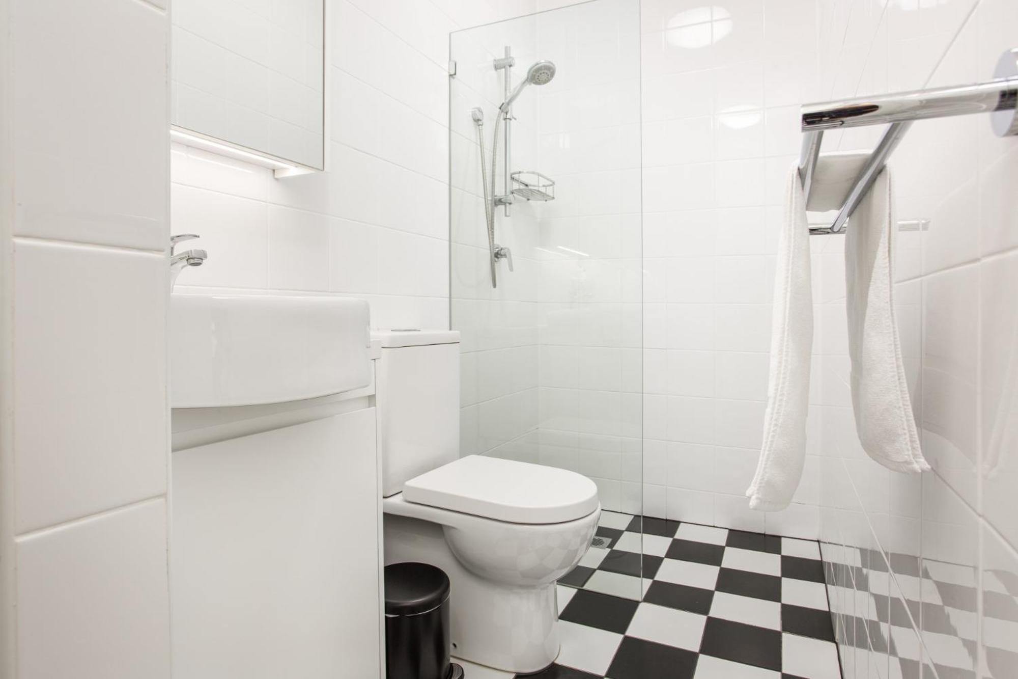Boutique With Balcony In Perfect Location Apartment Sydney