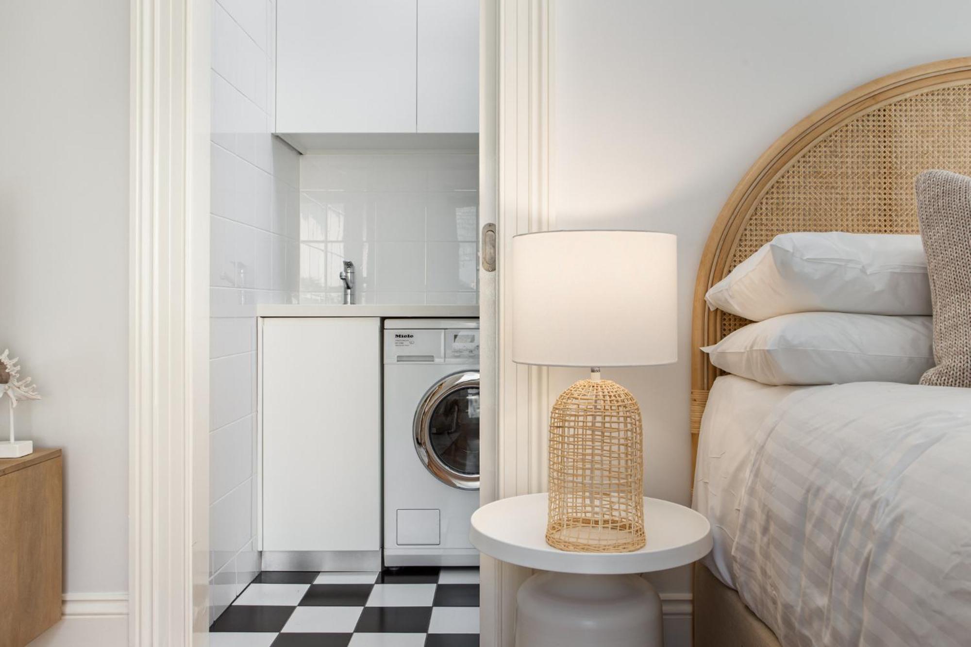 Boutique With Balcony In Perfect Location *